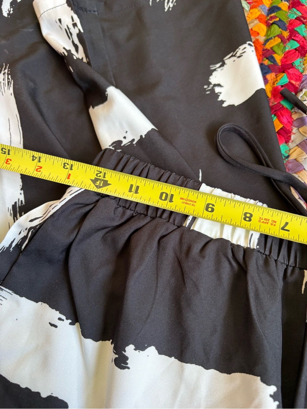 BLACK AND WHITE ASYMMETRICAL TOP AND WIDE LEG BOTTOM - Picture 3 of 4